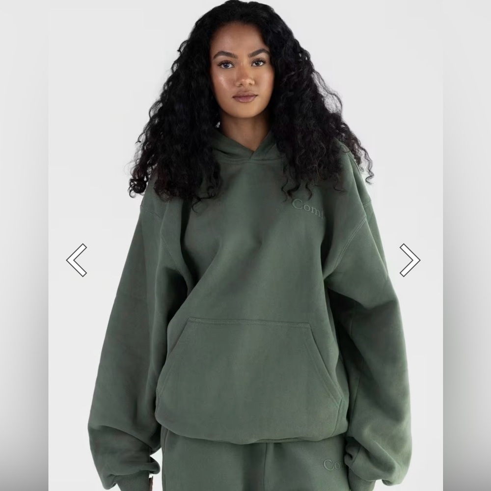 Comfrt signature hoodie